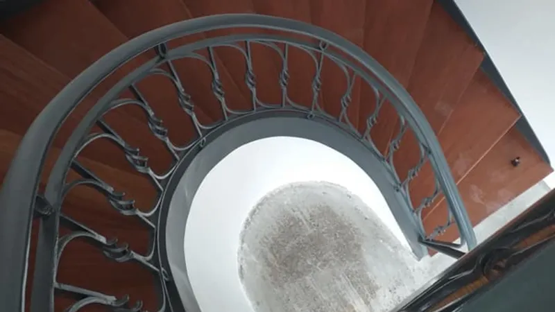 Rénovation d'une cage d'escalier. — photo 2